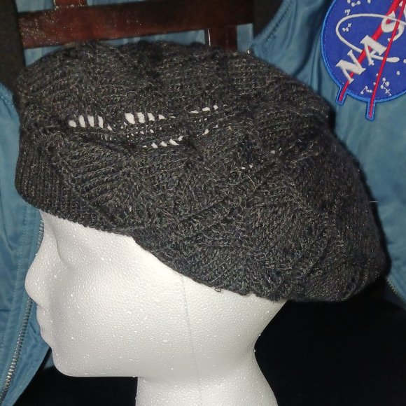 Knit Stretchy Black Beret - Picture 1 of 4